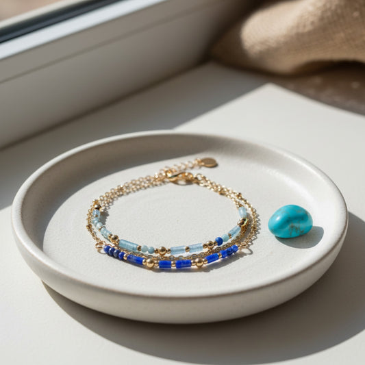 Bracelet fin Bohème en acier inoxydable plaqué or 18 carats avec Lapis Lazuli et Turquoise